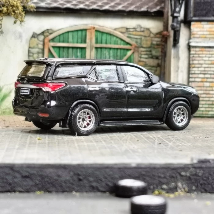 Replica SUV Lenso Venom 6 11.1mm 1:64 - Image 2