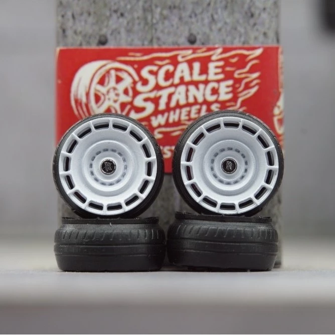 Replica Velg UV-7 R23" 1:64 Scale 10,3mm Not Rolling - Image 7